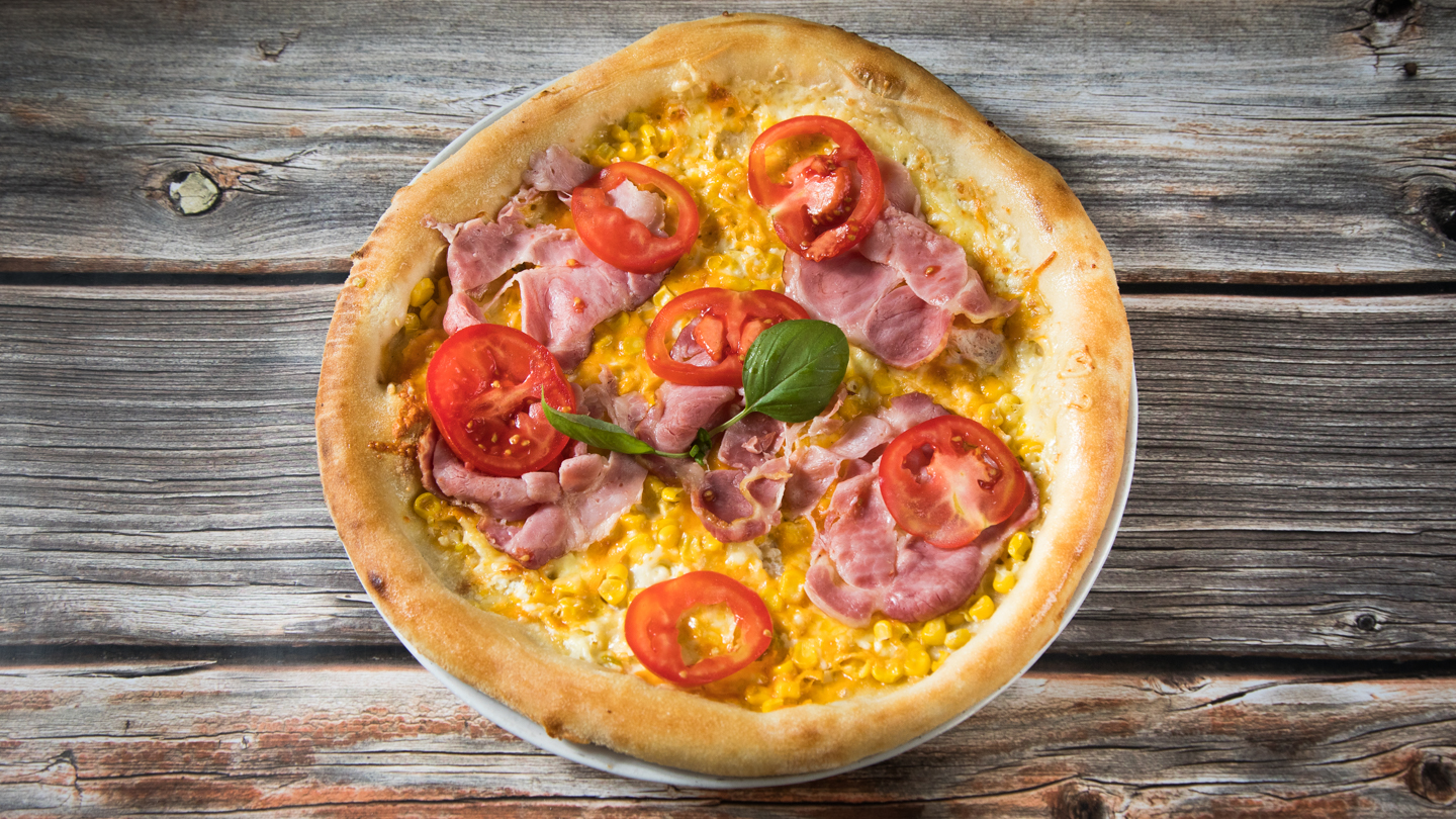 35 Chuck Norris kedvence pizza (30cm) menü