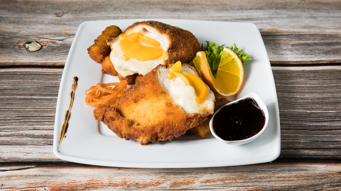 Őszibarackkal töltött csirkemell meggylekvárral ( köret nélkül )