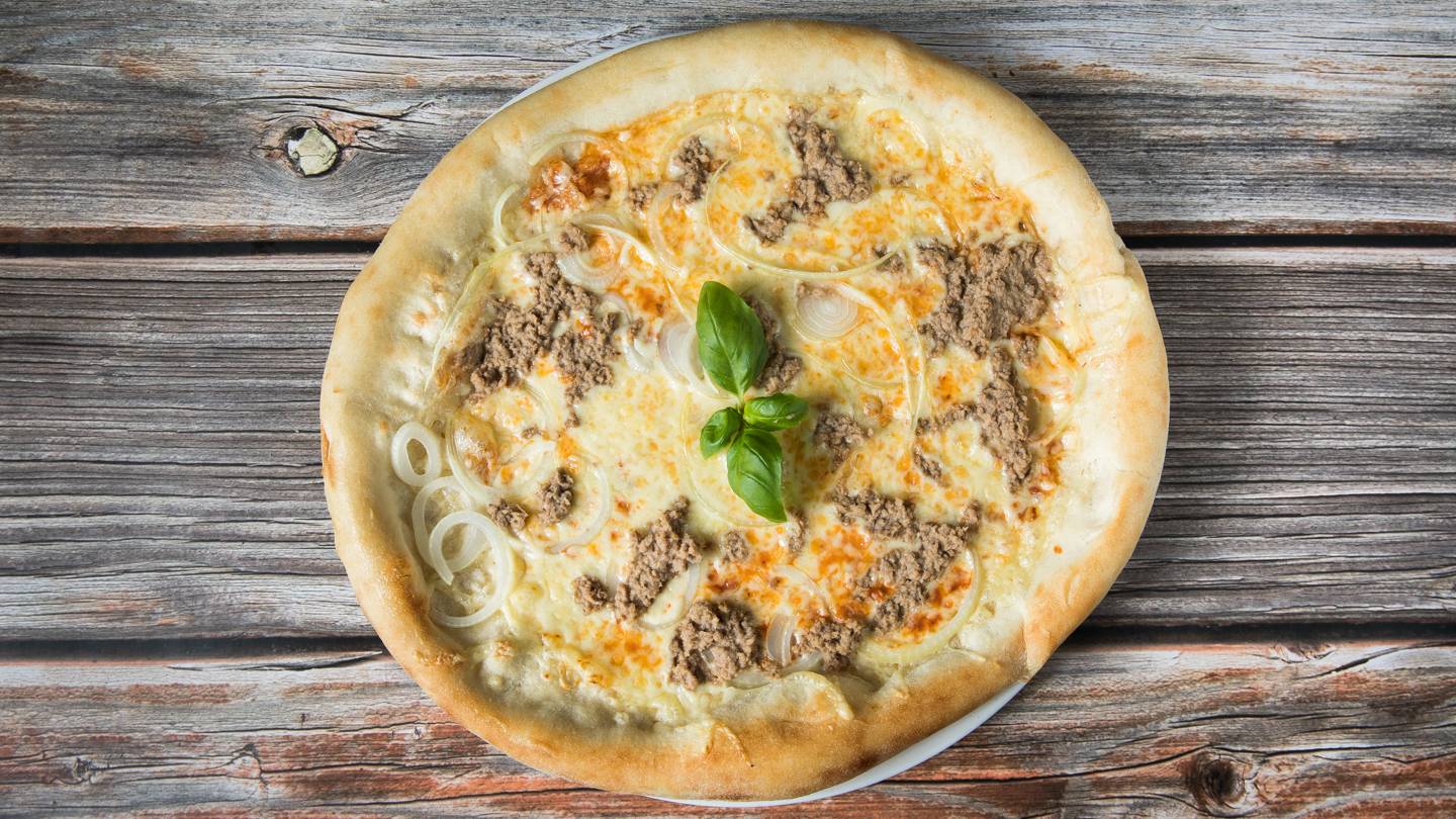 8 Tonno pizza (30cm) menü